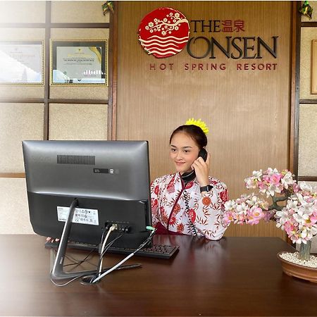 The Onsen Hot Spring Resort Batu  Extérieur photo
