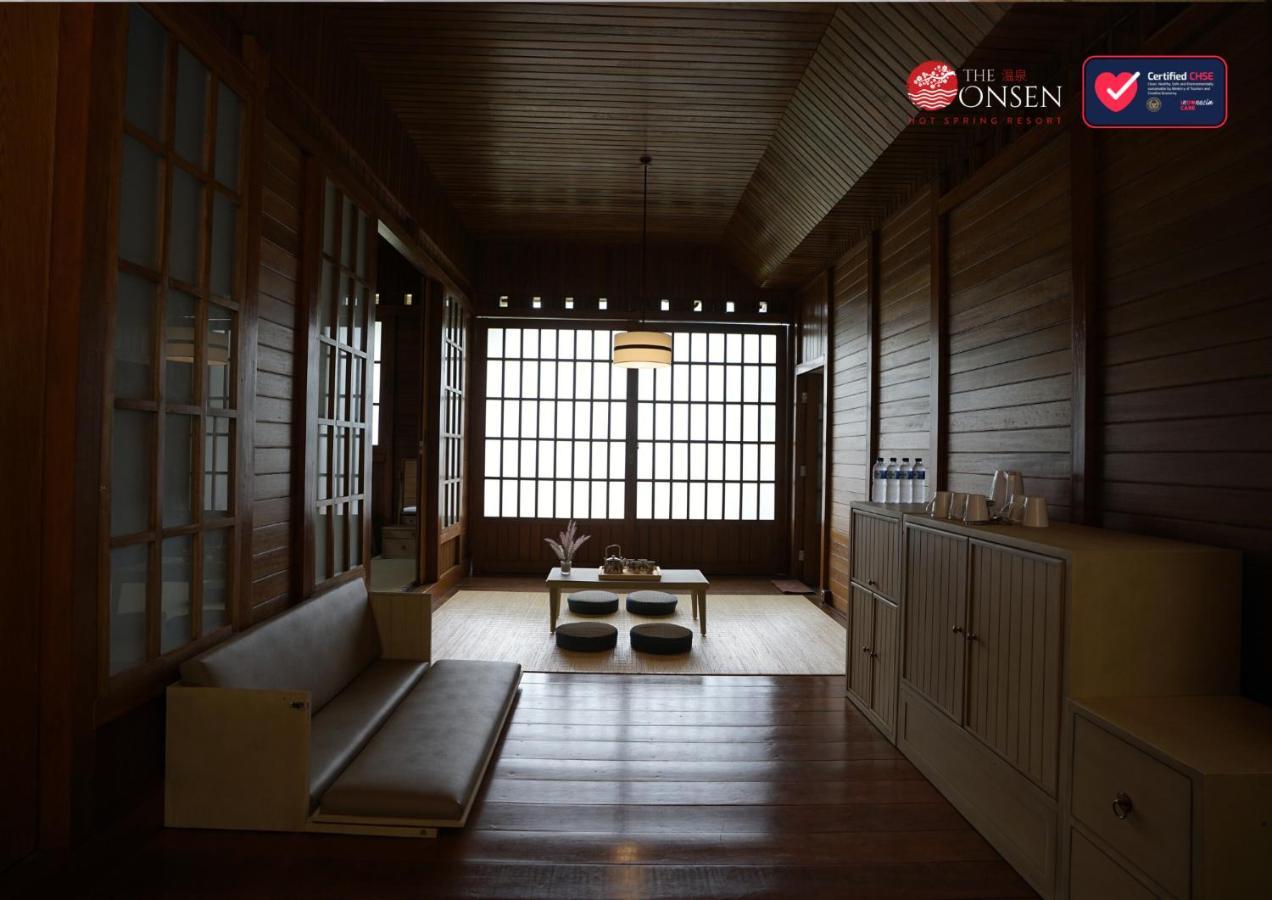 The Onsen Hot Spring Resort Batu  Extérieur photo